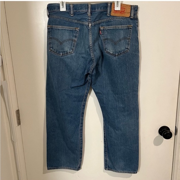 Men's Levi 501 Button Fly W38 L30 Medium Wash Distressed Jeans Pants - Picture 5 of 5